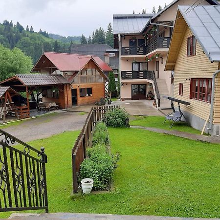 Отель Lip Si Ely Дымбовичоара Экстерьер фото
